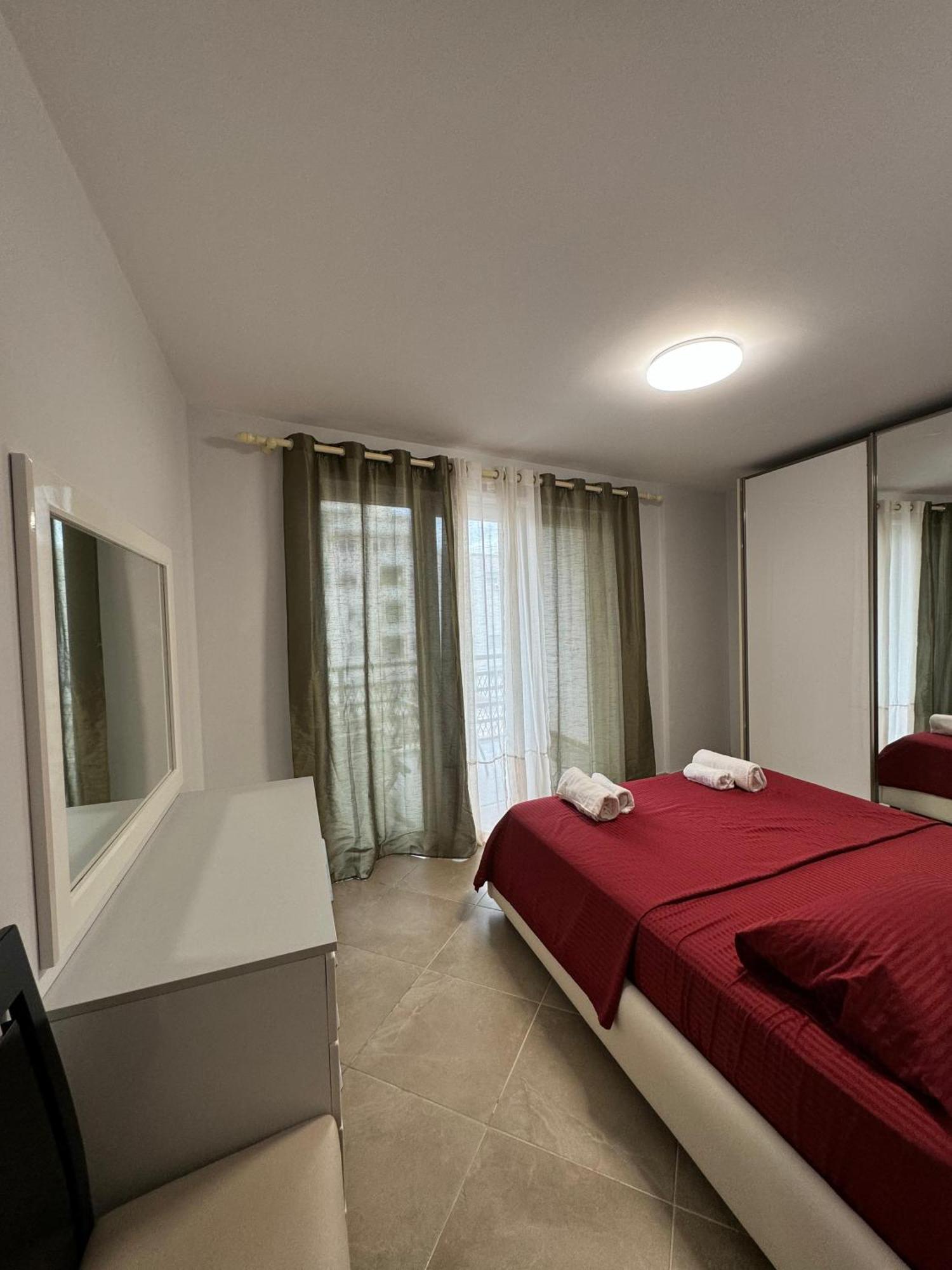 Diem Apartment Near Pazari I Ri Tiranë Luaran gambar